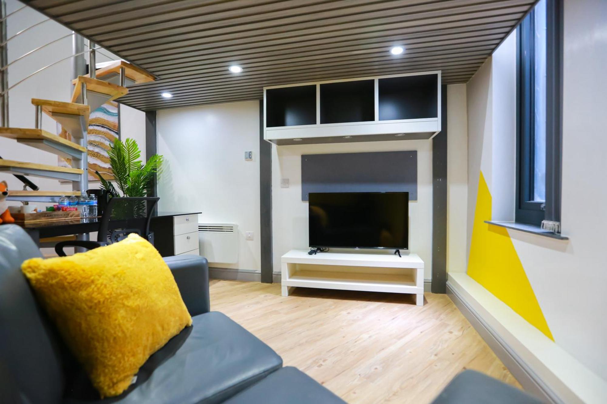 Apartment E104 Urban Loft Gem *