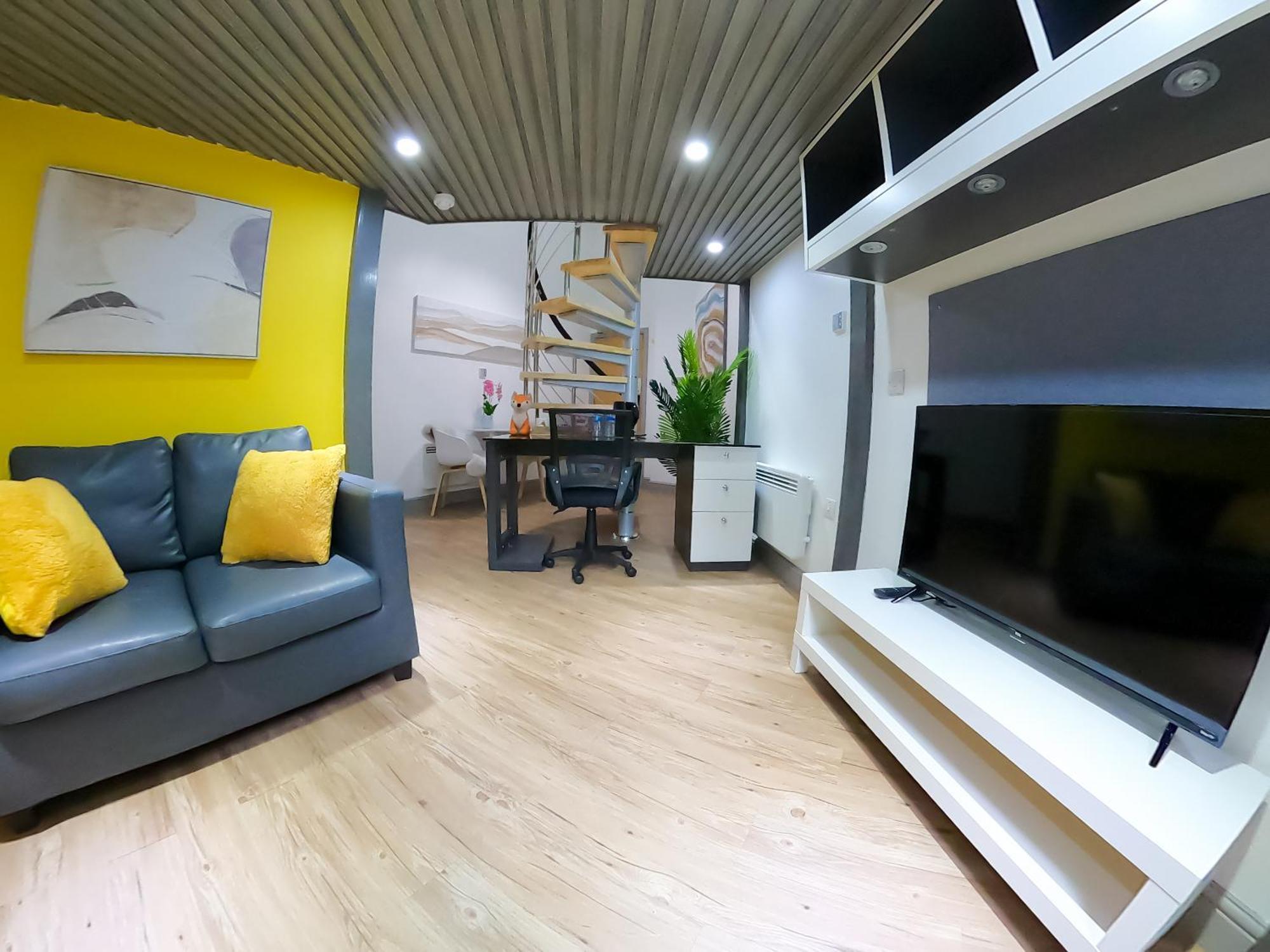 E104 Urban Loft Gem Apartment